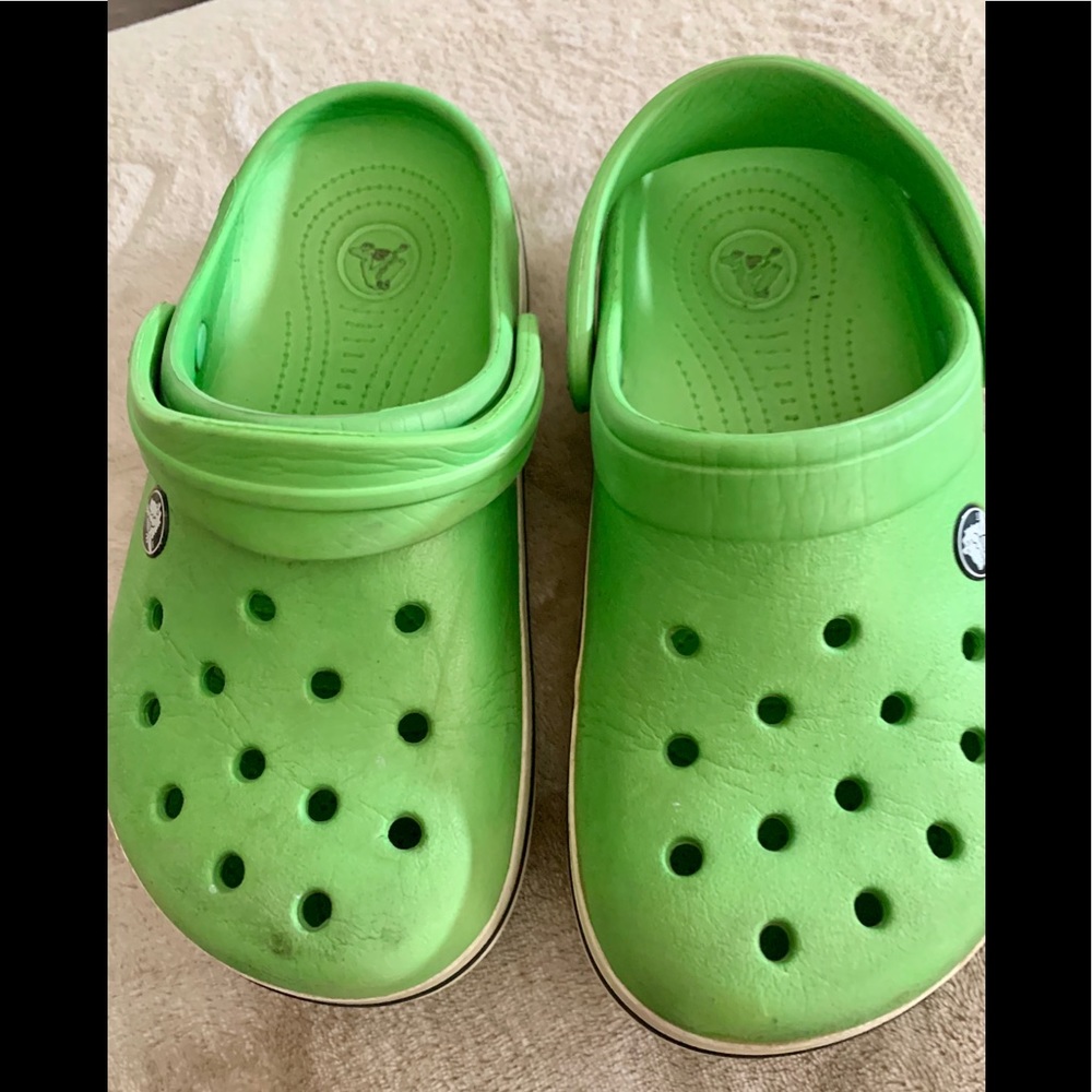 kids Crocs green size 3